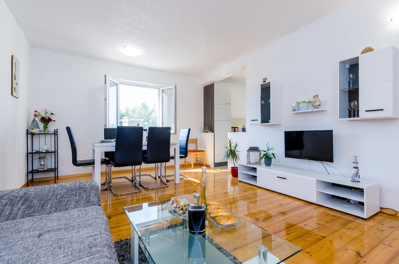 Apartment & Rooms Mazdin Banici Ngoại thất bức ảnh